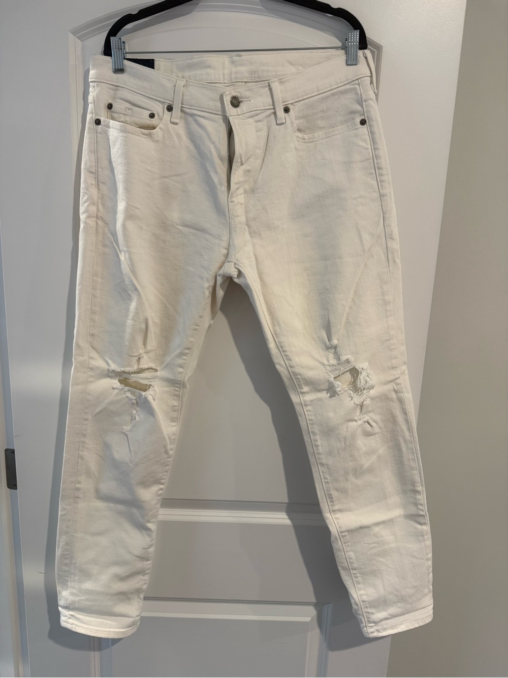 White Abercrombie & Fitch Distressed Jeans